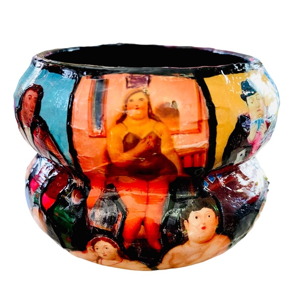 Fernando Botero Art Bangle Bracelet - Picture 5 of 16